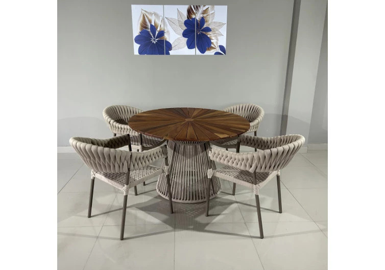 PEÇA ÚNICA - Mesa com Tampo em Cumaru com Quatro Cadeiras Madri - Conjunto Madri