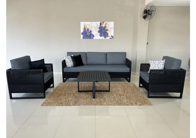Conjunto de Sofá - Sofá, Duas Poltronas e Mesa de Centro - Conjunto Ipanema 