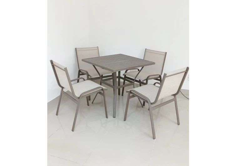 Mesa Quadrada de 80cm de diâmetro com Quatro Cadeiras Arpoador - Conjunto Arpoador