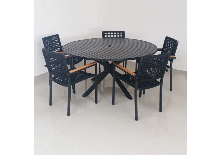 Mesa com 1,5m de diâmetro com Pé em X com Cinco Cadeiras Joaquina - Conjunto Joaquina