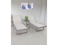Duas Espreguiçadeiras Ipanema com Mesa de Apoio