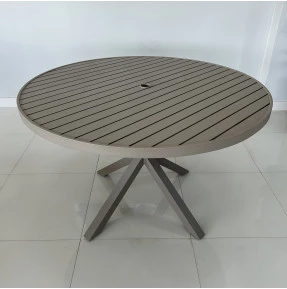 Mesa com Tampo em Alumínio com 1,5 de diâmetro - Pé em X - Mesa Búzios 