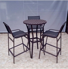 Mesa Bistrô com Três Banquetas Maresias - Bistrô Maresias