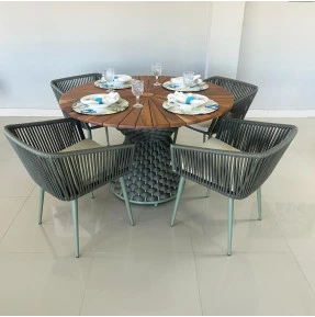 Mesa com Tampo em Cumaru com Quatro Cadeiras Roma - Conjunto Roma
